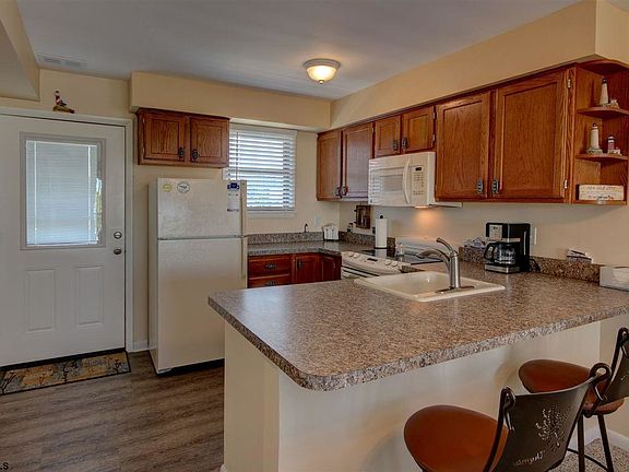 5th image of 147 42nd St APT 107