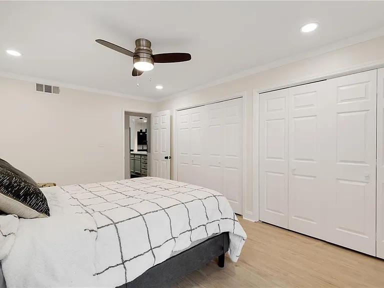 1105 Garden Ct — Photo 21