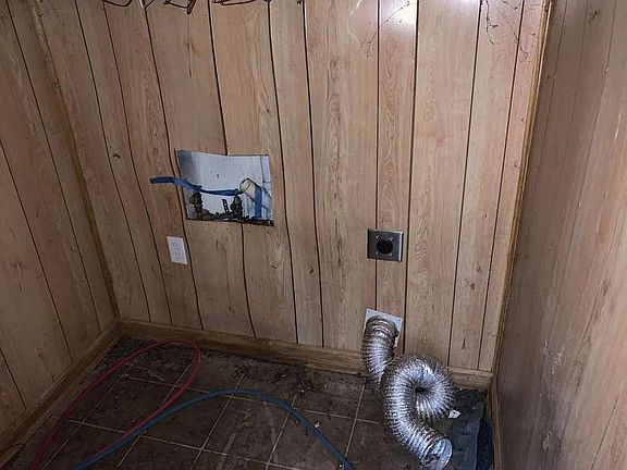 5th image of 32 Shady Oaks Dr
