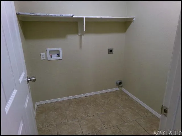 9112 Pleasant Valley Dr — Photo 10