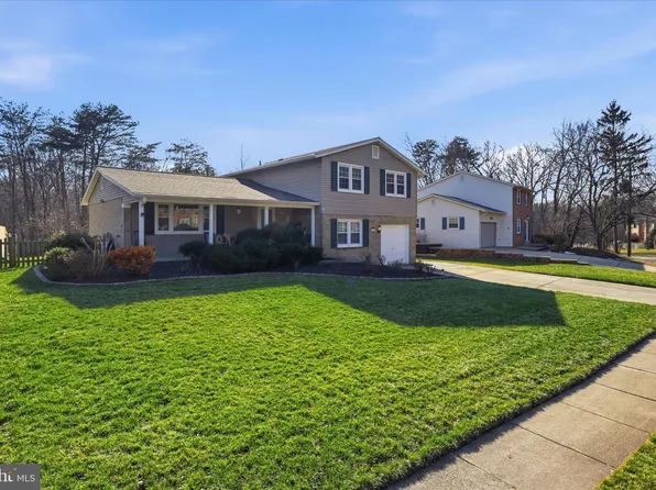 4797 Tapestry Dr, Fairfax, VA 22032