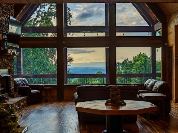 1252 Mountainside Pkwy, Ellijay, GA 30536