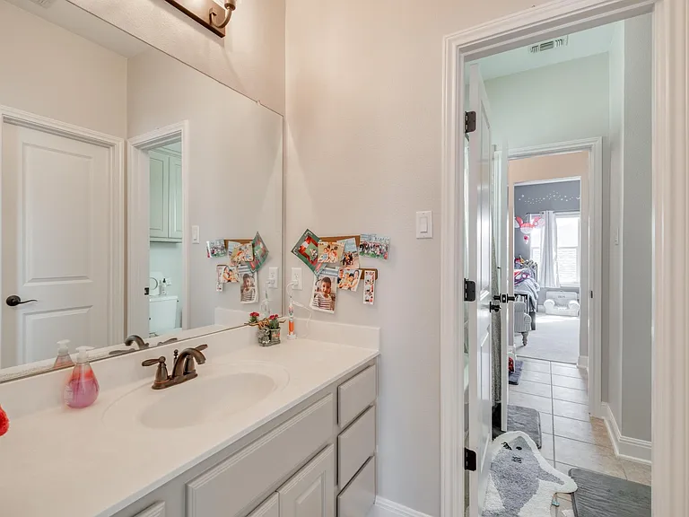 2117 McBee St — Photo 13