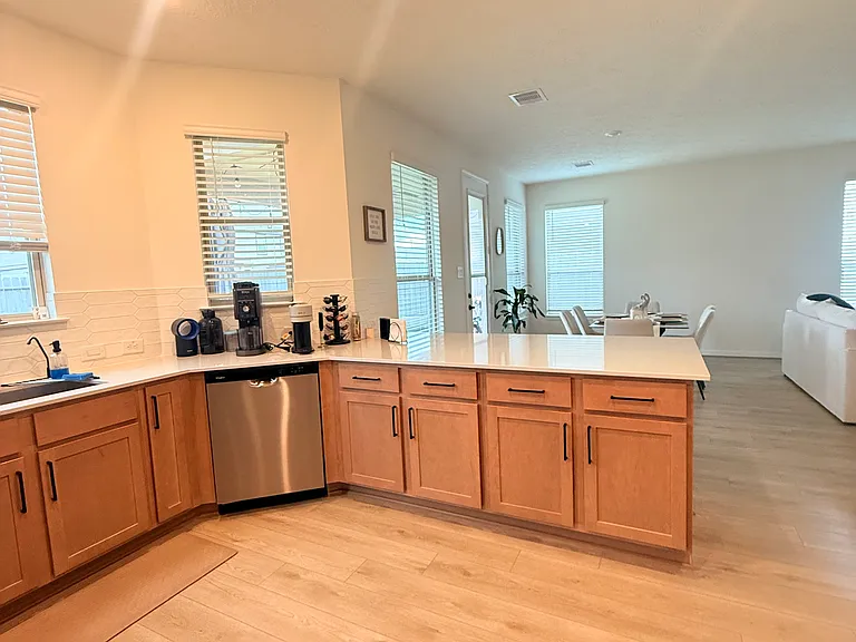 15707 Winter Heights Dr — Photo 25