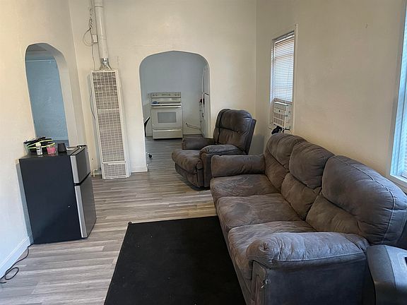 2nd image of 718 S Tabor