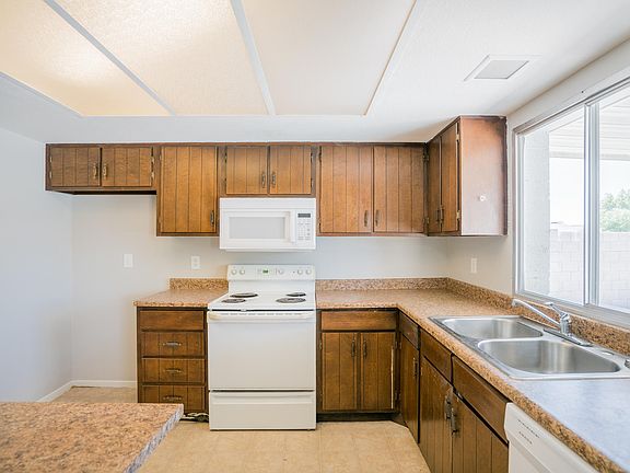 2nd image of 12028 N 46th Ln