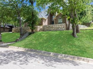 841 Sylvan Dr, Fort Worth, TX 76120