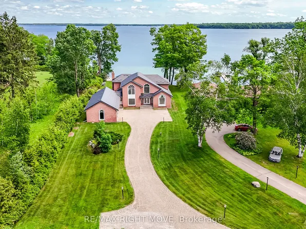 4229 Wilson Point Rd N, Severn, ON L3V 7E1