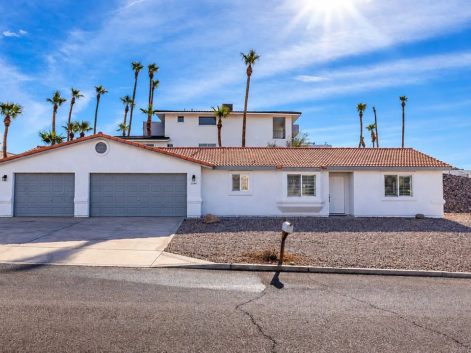 2444 Beverly Glen Dr