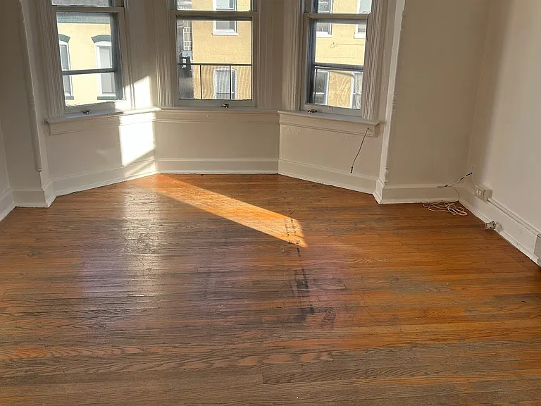 225 Summit Ave #3 — Photo 1