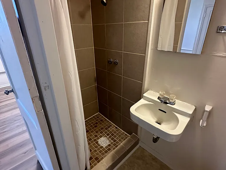 503 E Chestnut Ave #B-5 — Photo 5