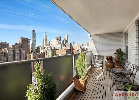 Sold by Warburg | media 24