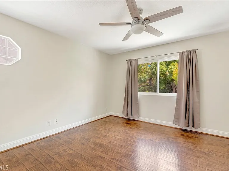 24811 Cutter — Photo 25