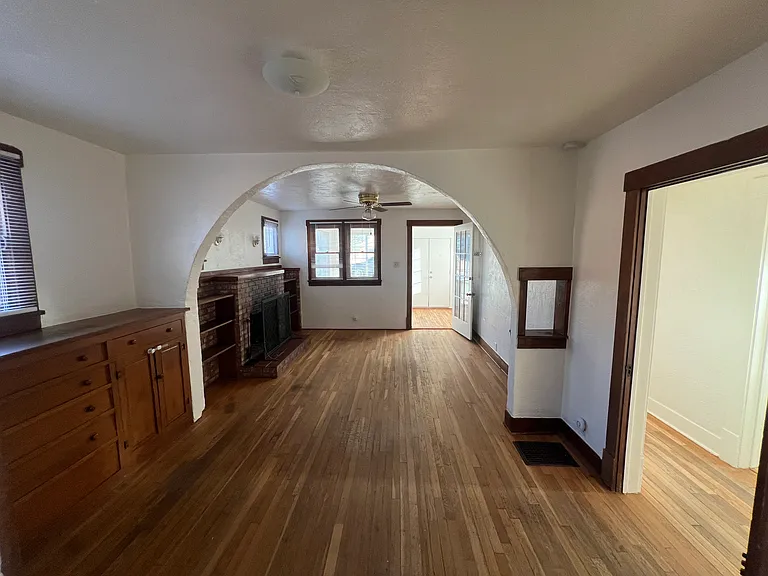Updated, and Flexible 2-3 Bedroom Bungalow Near UNM & CNM — Photo 3