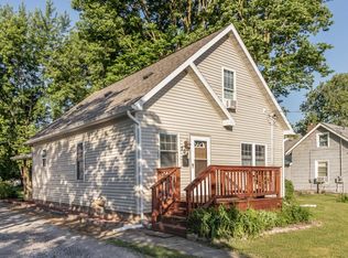 708 14th St, Charleston, IL 61920