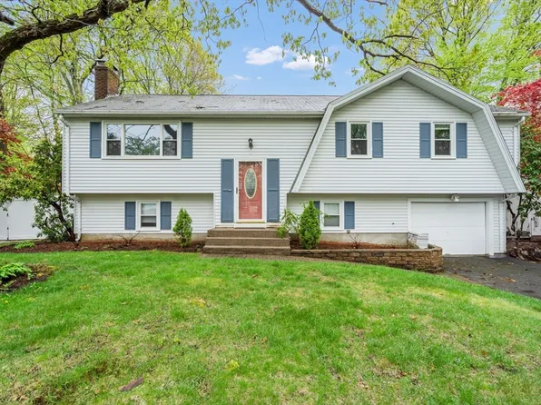 33 Redwood Dr, Milford, MA 01757