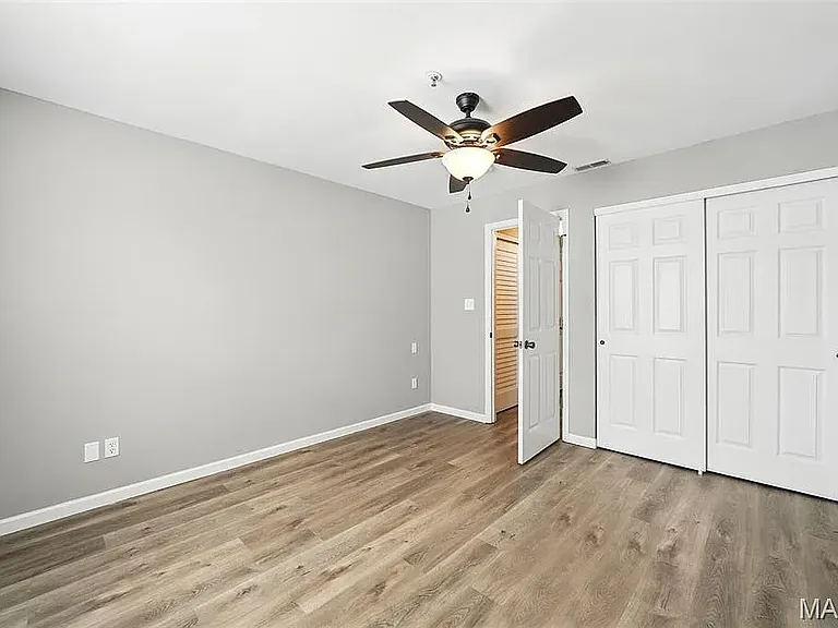 151 Imperial Crown Way #J — Photo 5