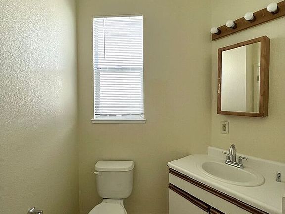 5th image of 610 Pacific Ave #8