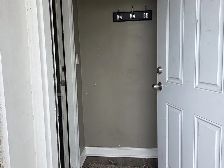 3843 W 14th St #1 — Photo 2