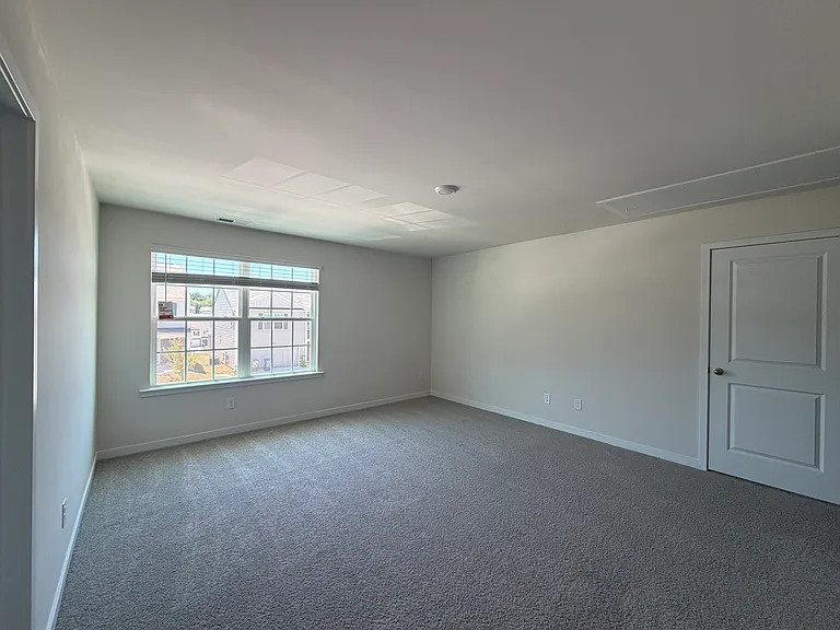 1013 20th Avenue Loop SE — Photo 3