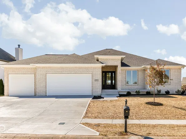 5421 Camden Ln, Greenwood, IN 46143