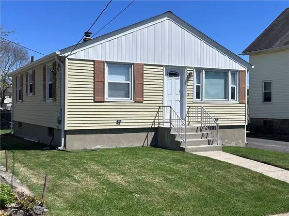 9 Custer Ave, Johnston, RI 02919