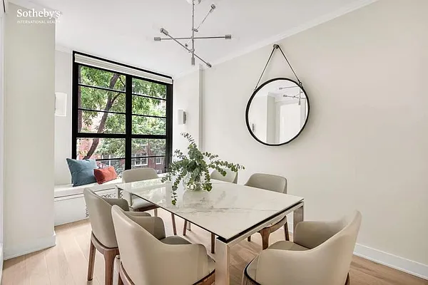 Sold by Sotheby's International Realty | media 3