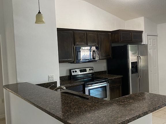 3rd image of 2941 Jupiter Blvd SE