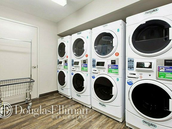 4th image of 609 W 137th St #1A