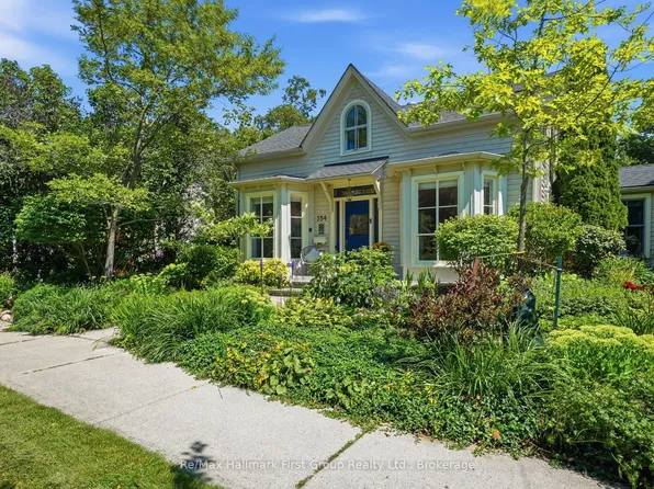 354 College St, Cobourg, ON K9A 3V6