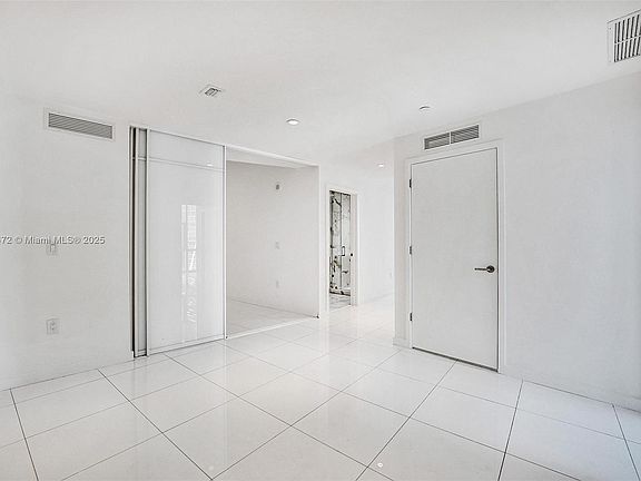 5th image of 851 NE 1st Ave #4301A