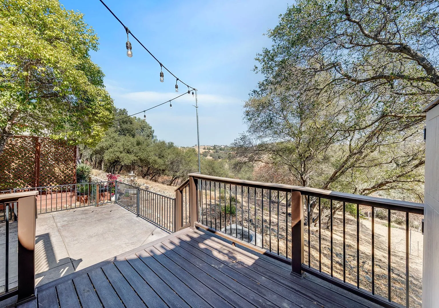 Spacious Folsom Townhome with Scenic Hill Views! — Photo 4