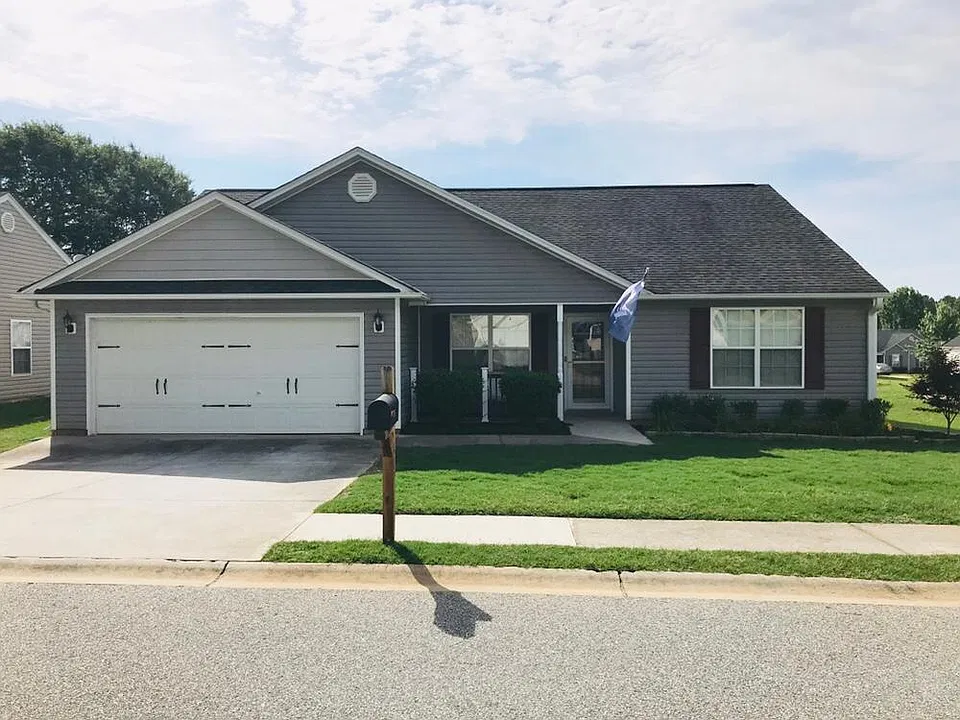 412 Woodford Way