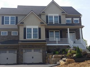 4740 Colleen Dr N, Whitehall Township, PA 18078