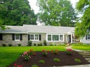 1520 Hillcrest Rd, Lancaster, PA 17603