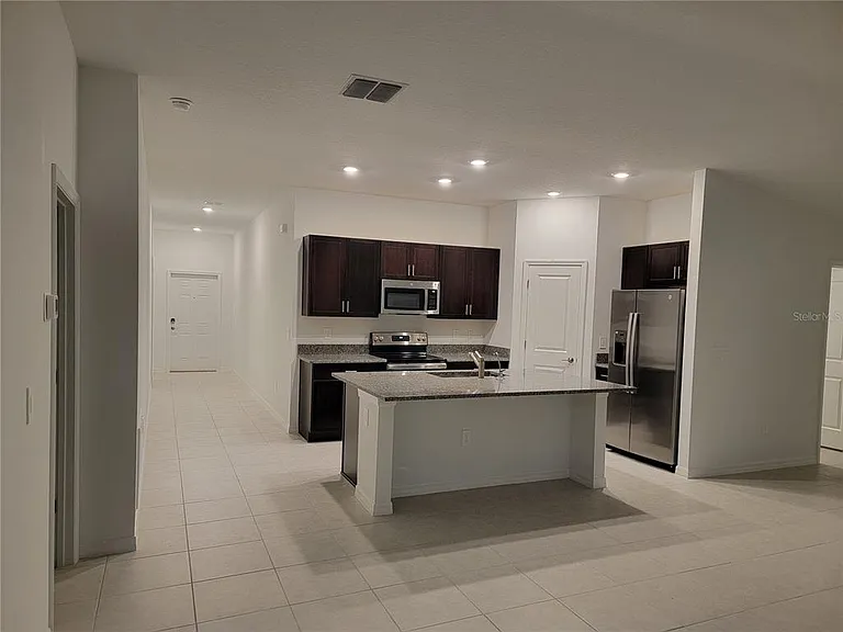 1844 Red Loop — Photo 3