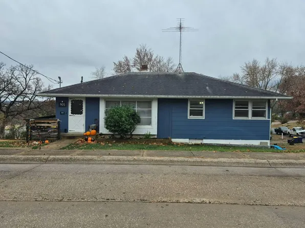 905 Jefferson St, De Soto, MO 63020