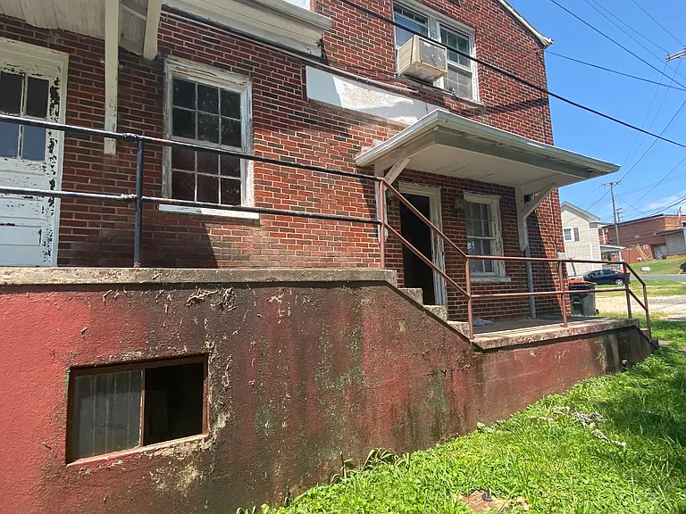 162 Depot St — Photo 3