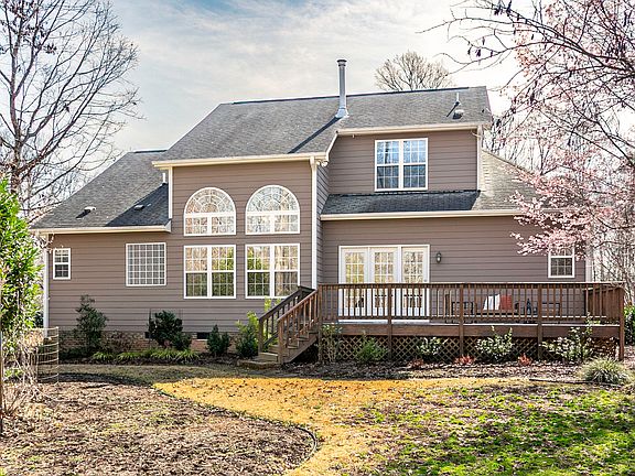 3rd image of 2201 Old Forest Dr