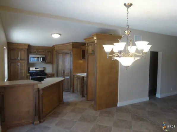 312 E Olive Ave, El Centro, CA 92243