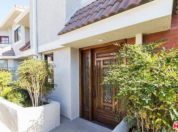 3rd image of 301 W Loraine St Unit 8