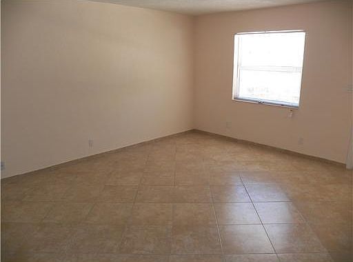 5th image of 1114 SW 4th St APT 2