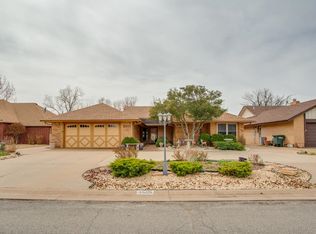 3505 Lakeshore Dr, Enid, OK 73703