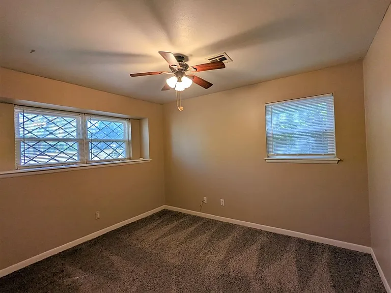 1813 Hardy Dr — Photo 34