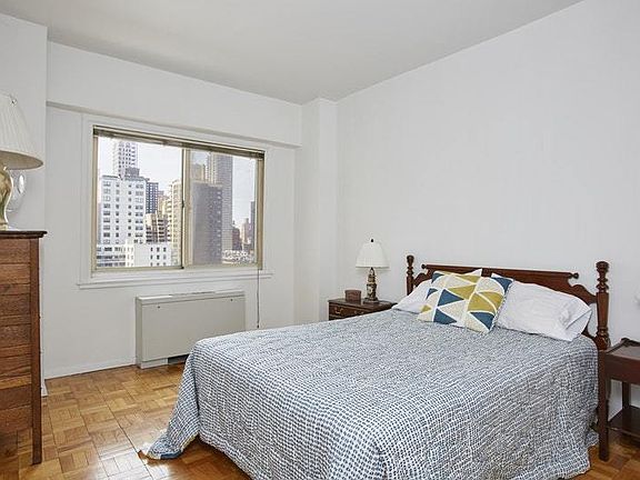 4th image of 1652 1st Ave #16G