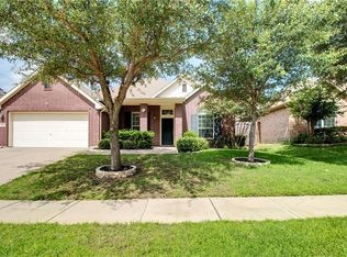 8225 Lauren Way, Watauga, TX 76148