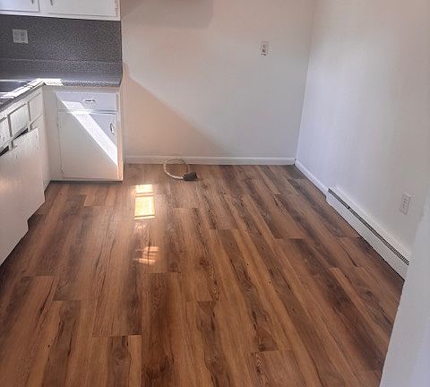 5th image of 160 Spring St