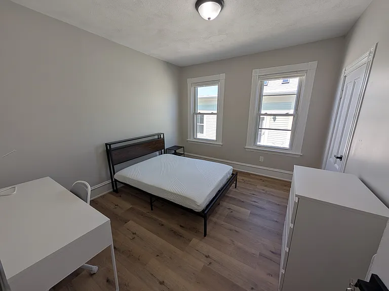 48 Flint St #2 — Photo 13