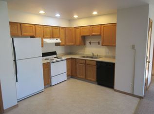 2948 Carrousel Ln APT 7, Janesville, WI 53545
