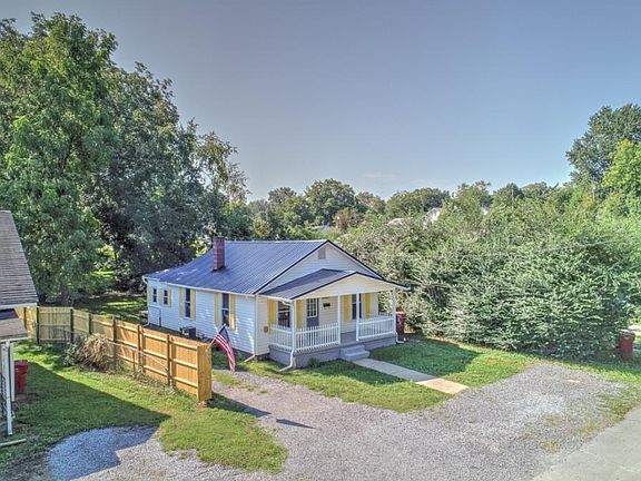 3rd image of 707 Lehigh St